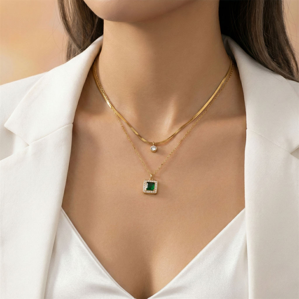 Luftli Layering-Halskette Gold mit Grünem Quadrat-Anhänger & Kristall – 38cm/42cm