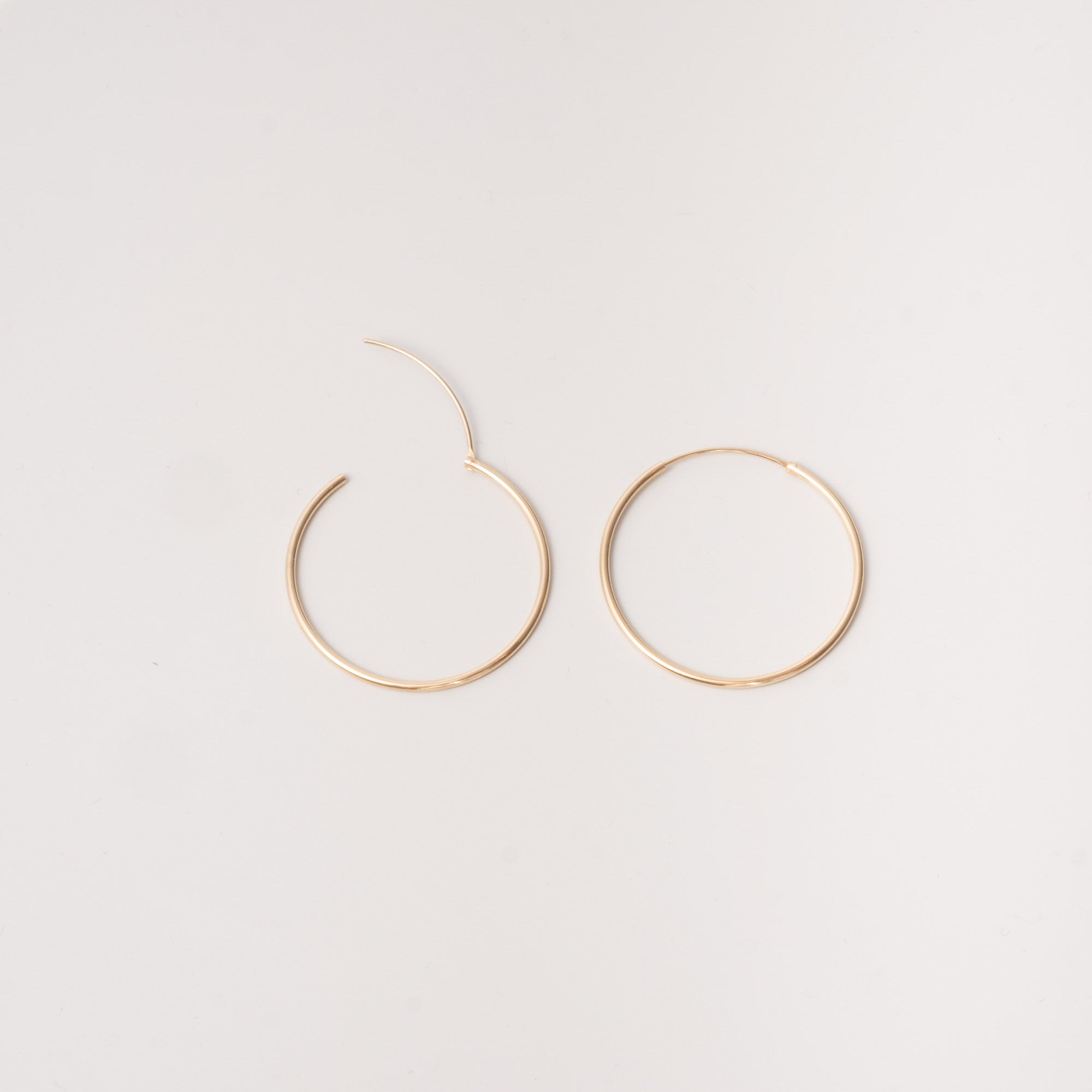 Simple hoop | solid gold - XS / S / M / L
