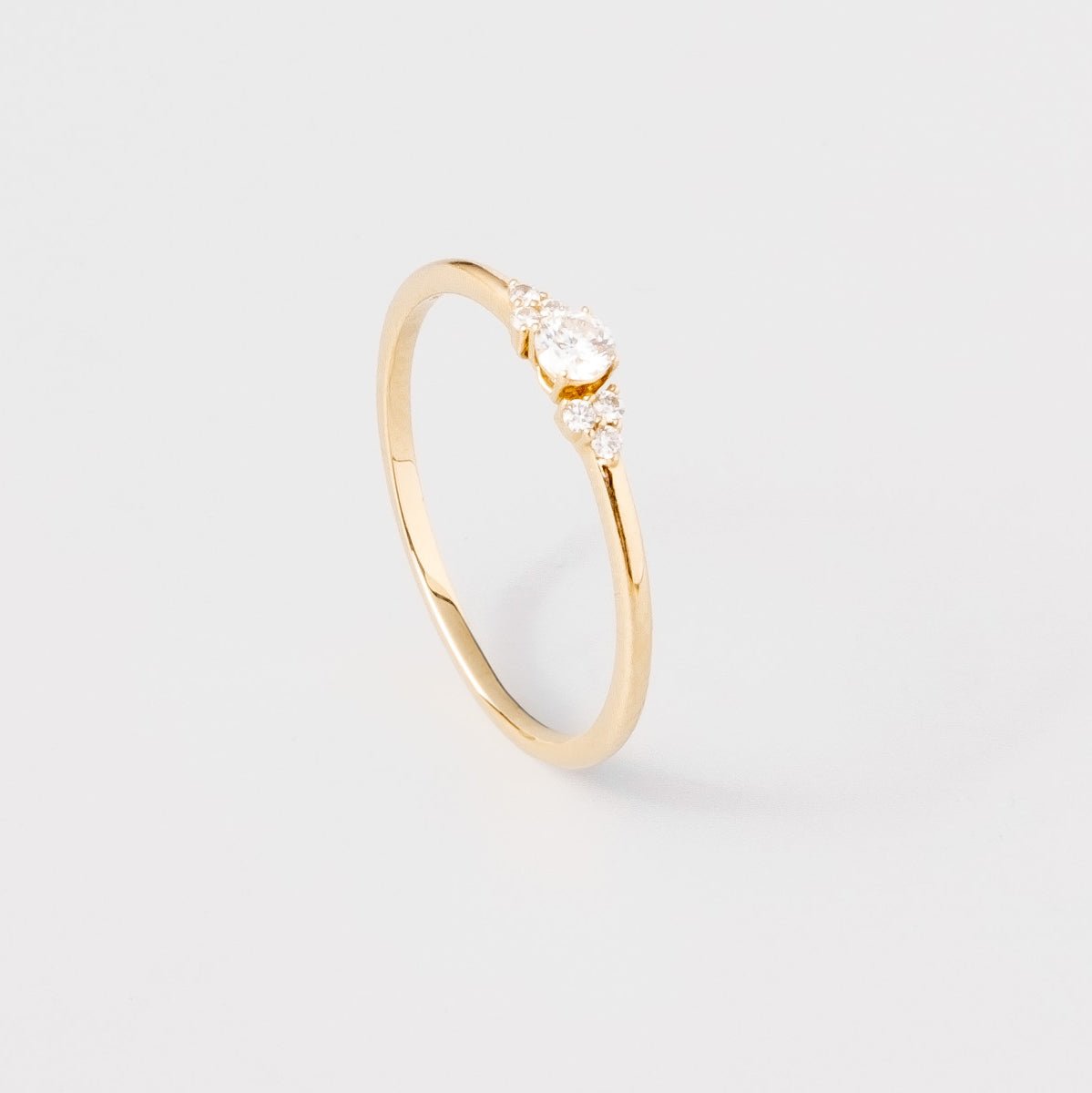 The fairy engagement ring | solid gold