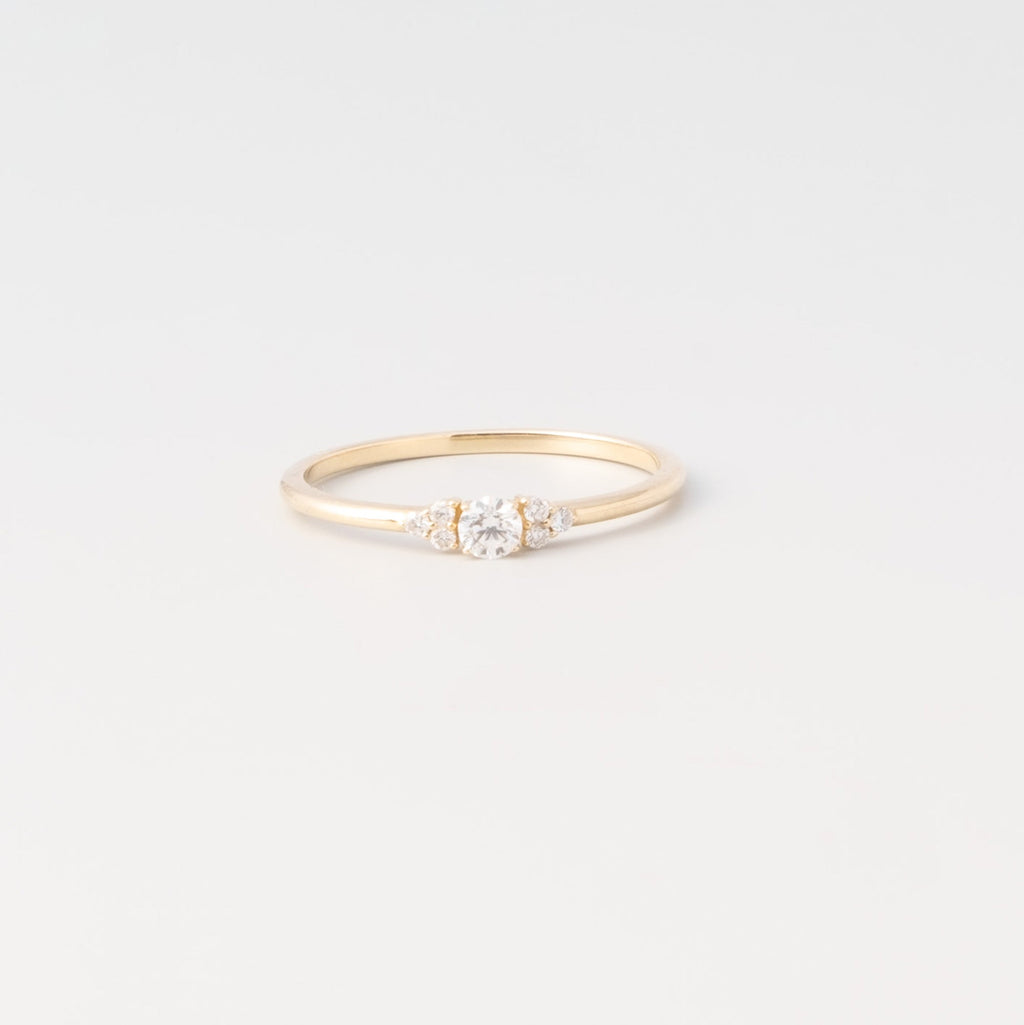 The fairy engagement ring | solid gold