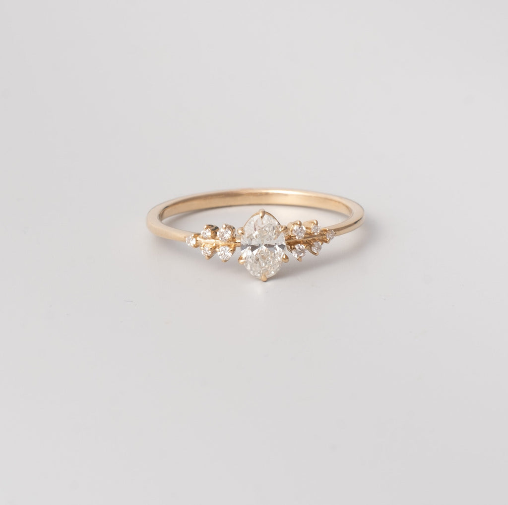 The iconic engagement ring | solid gold