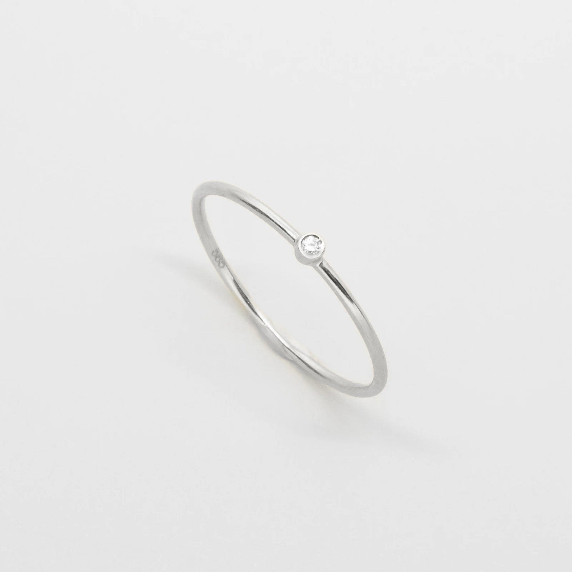 Single diamond ring | solid gold