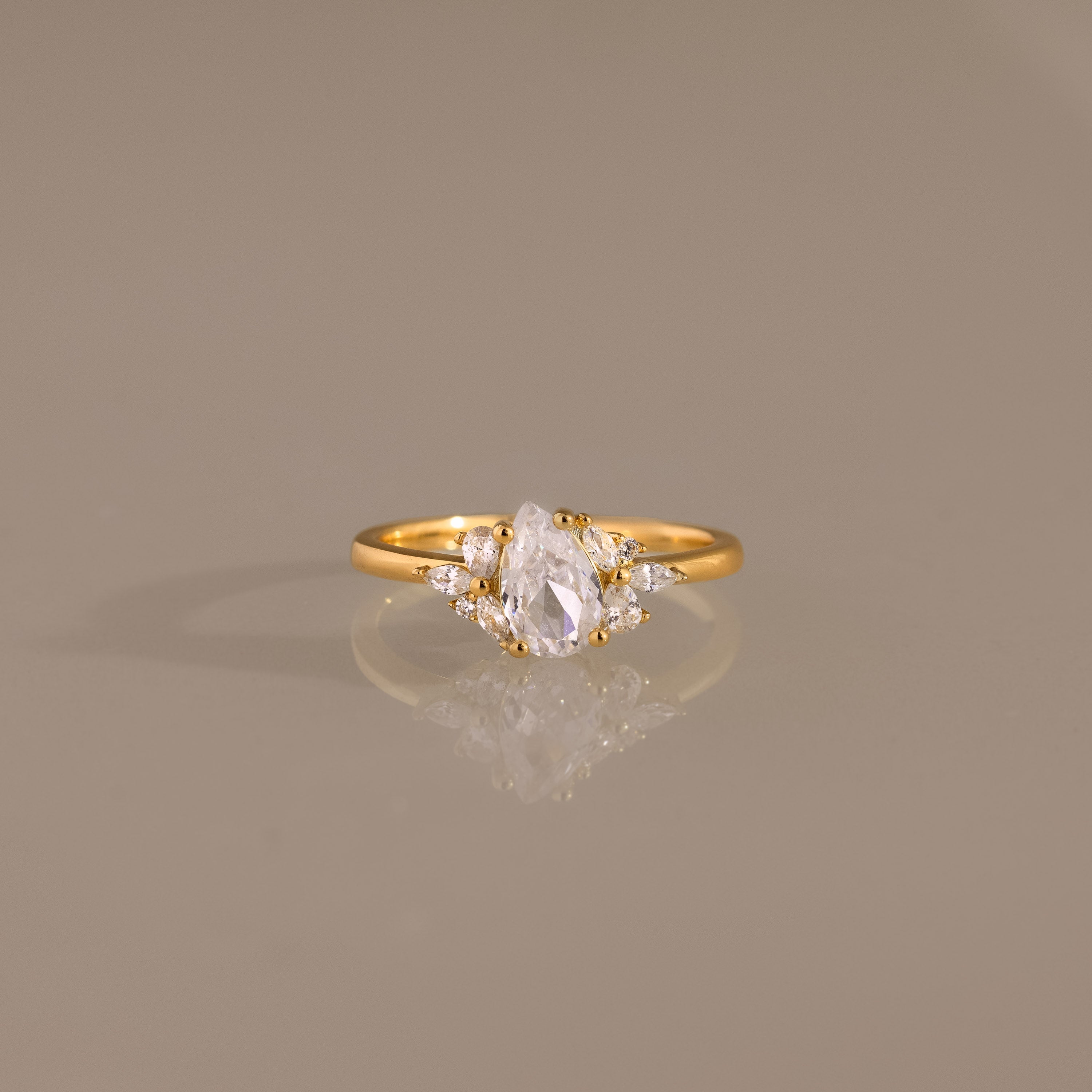 Diamant Blütenblatt Ring – Luftli