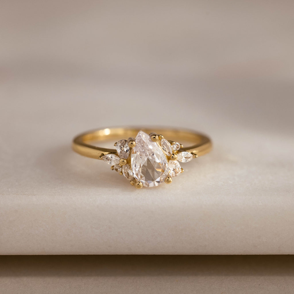 Diamant Blütenblatt Ring – Luftli