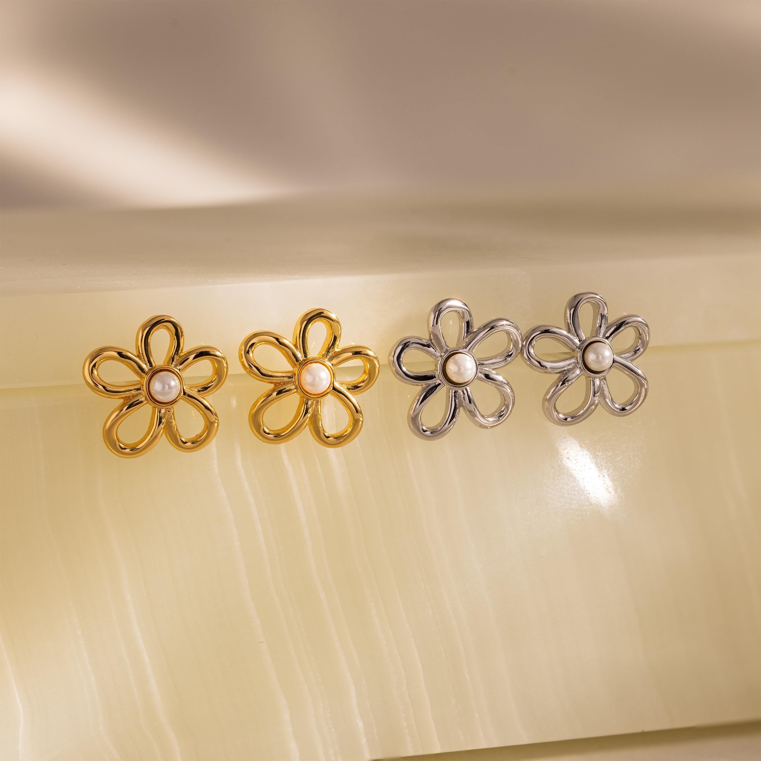 Lila Blüten Perle Ohrstecker – Luftli