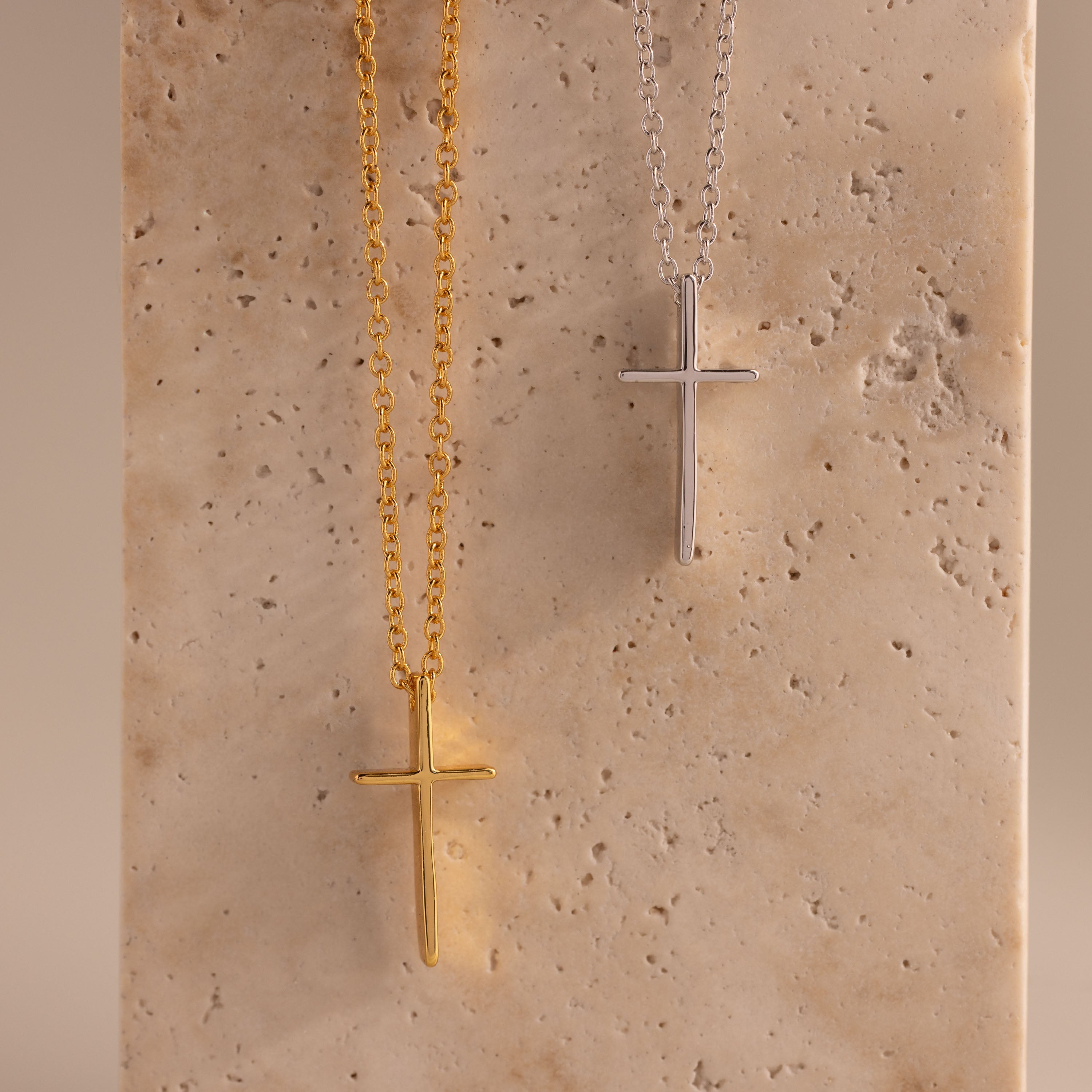 Schmale Kreuz Halskette – Luftli