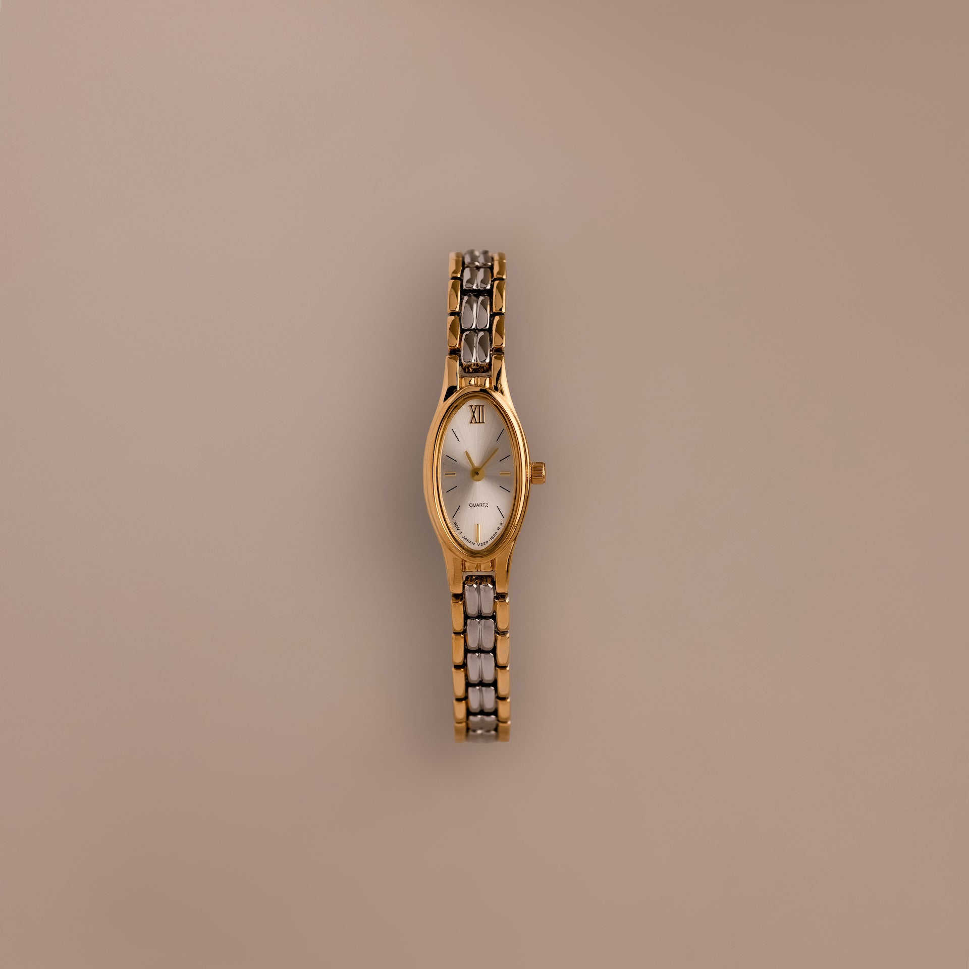 Schmale Oval Uhr – Luftli