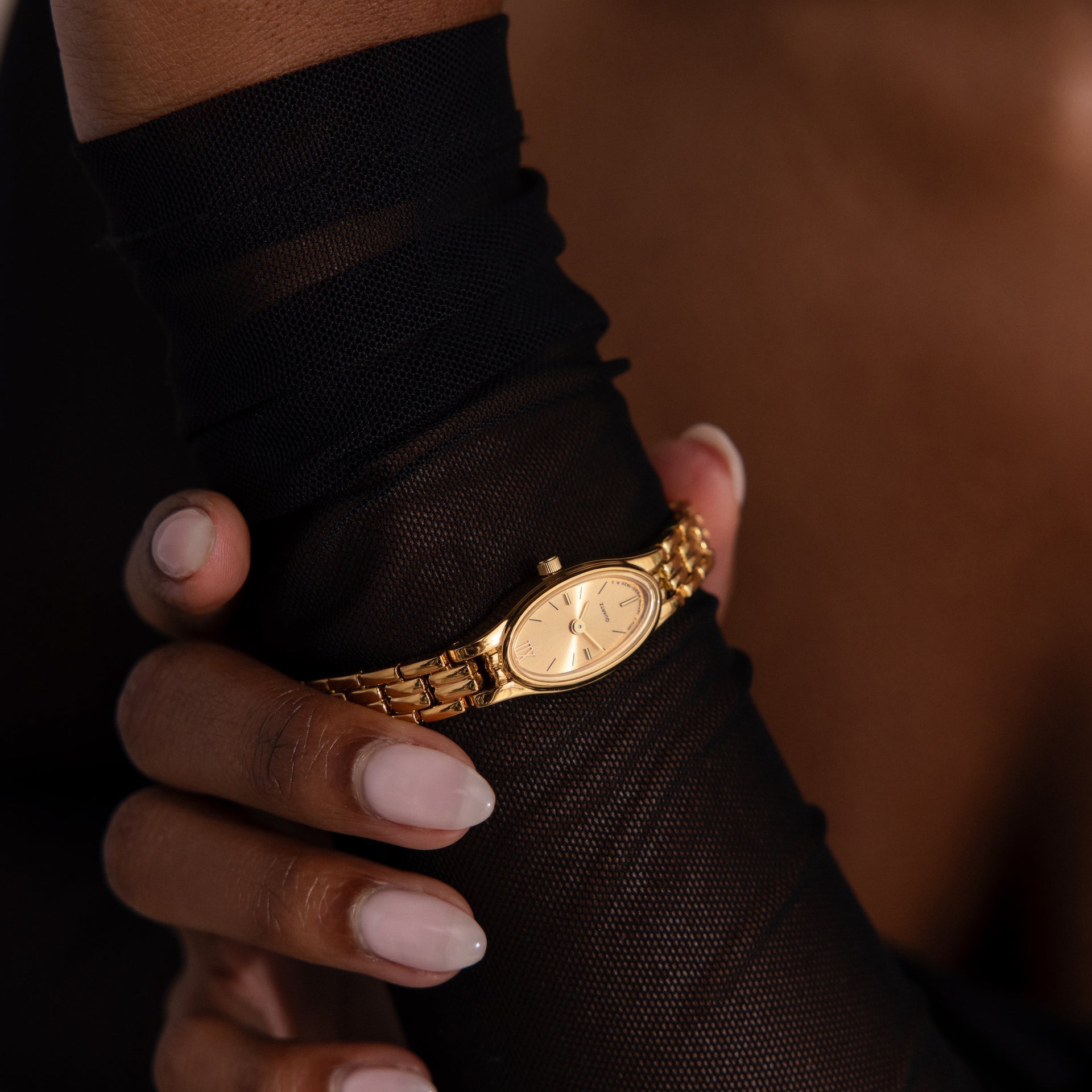 Schmale Oval Uhr – Luftli
