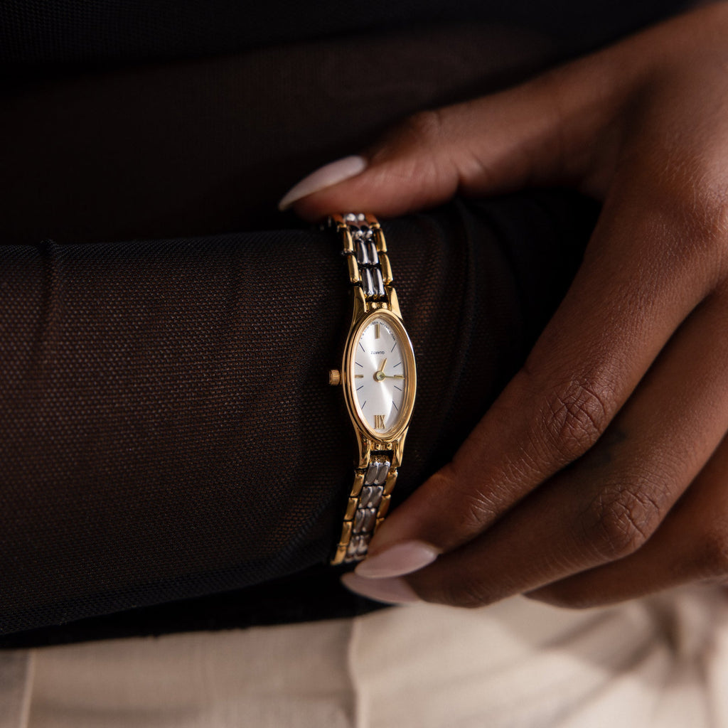 Schmale Oval Uhr – Luftli