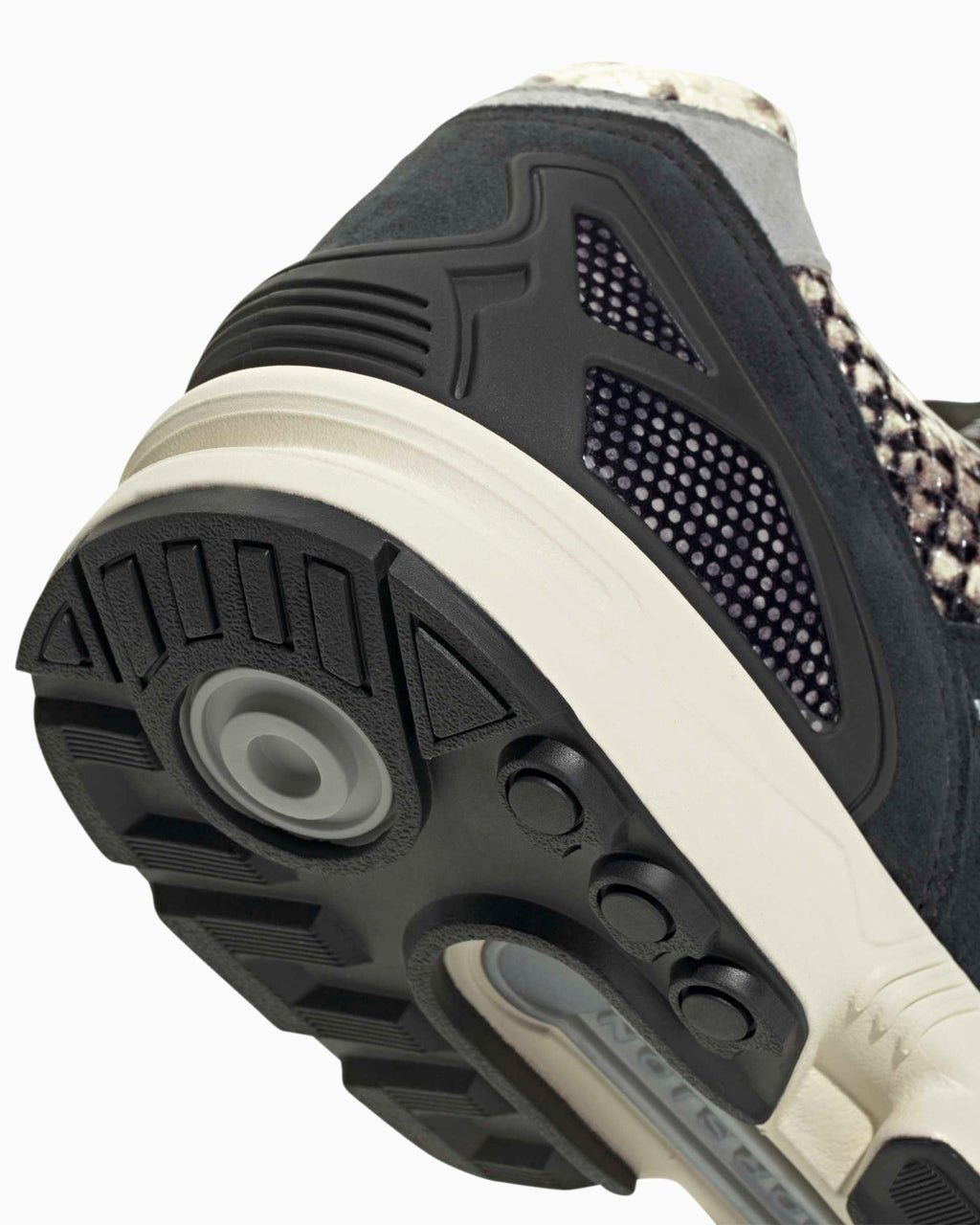 Sneaker – 8