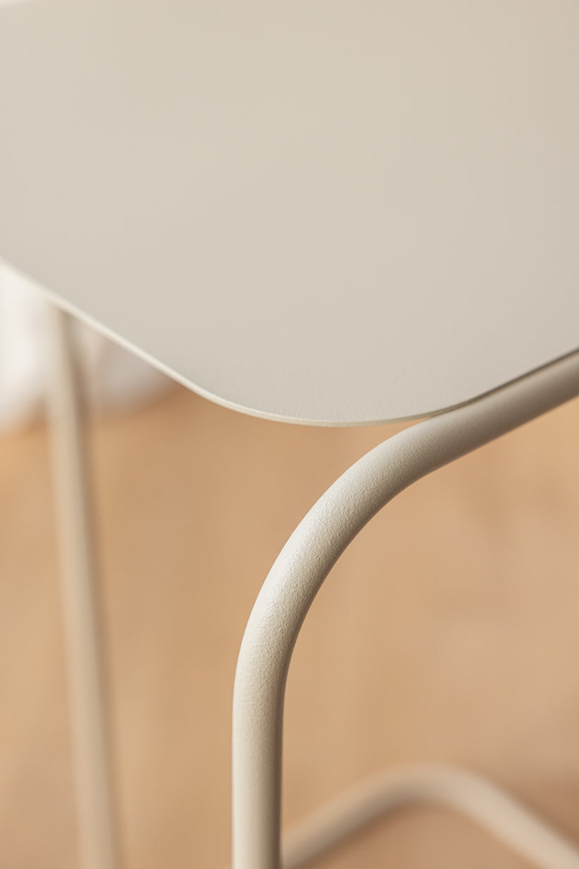 Tisch – 12