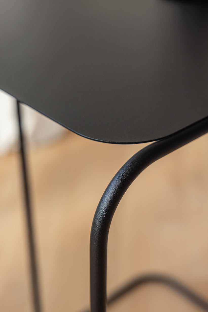 Tisch – 4