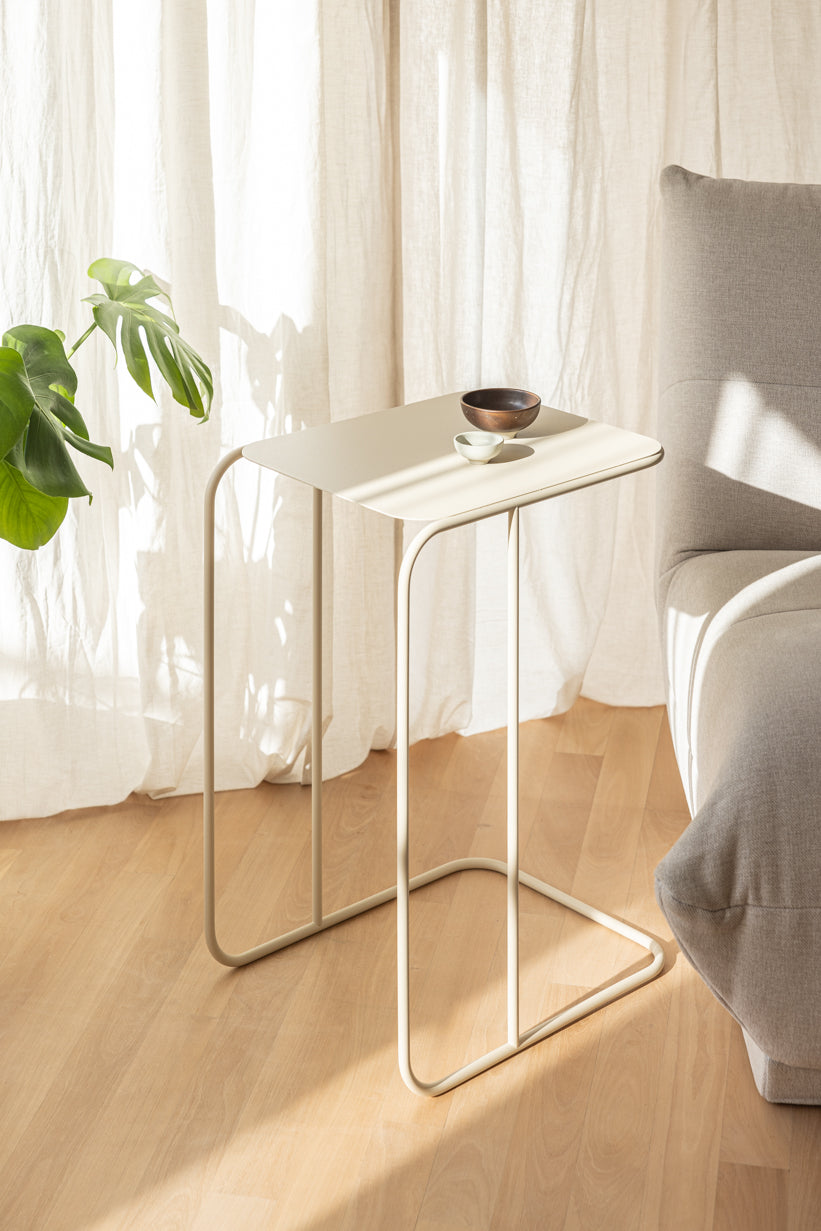 Tisch – 9