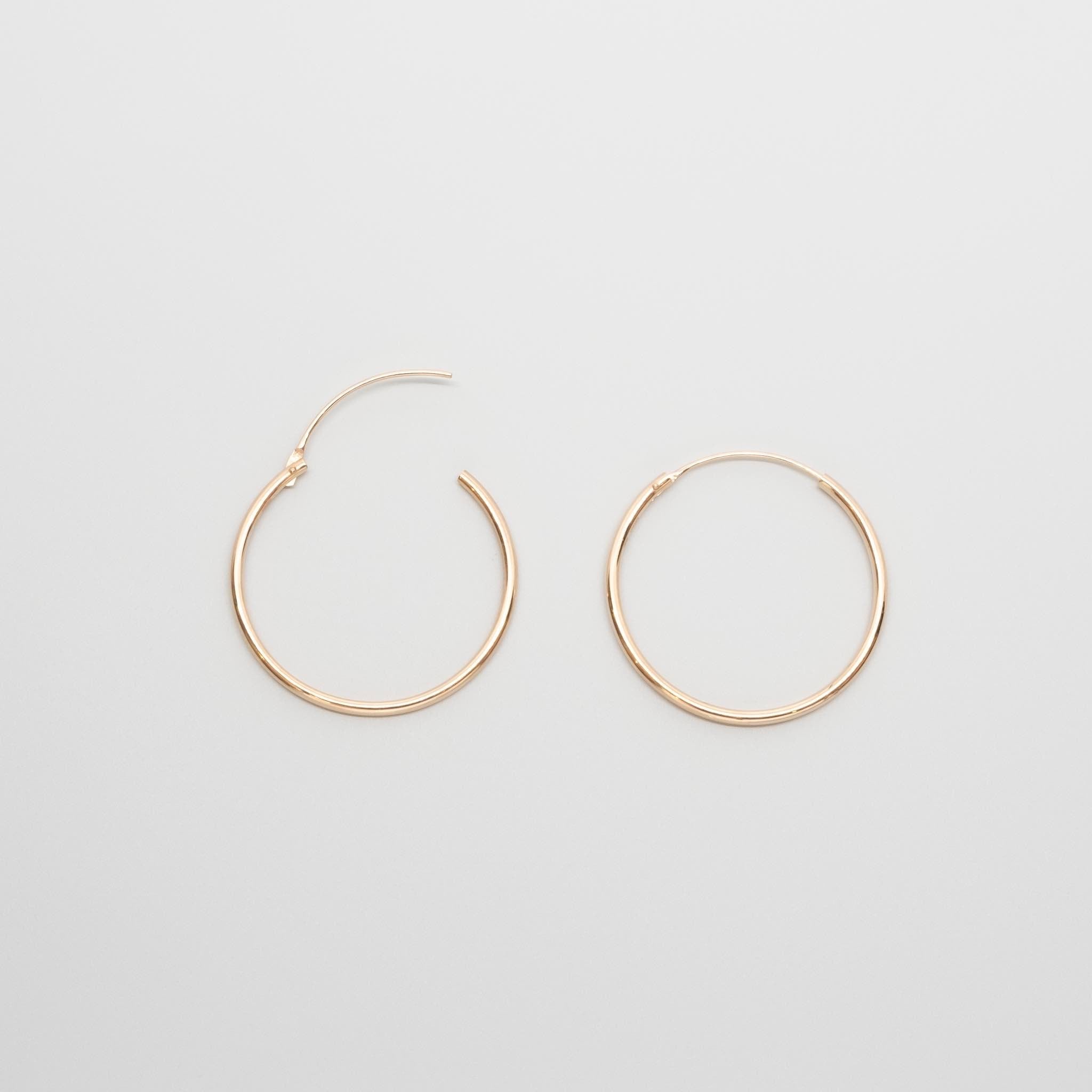 Simple hoop | solid gold - XS / S / M / L